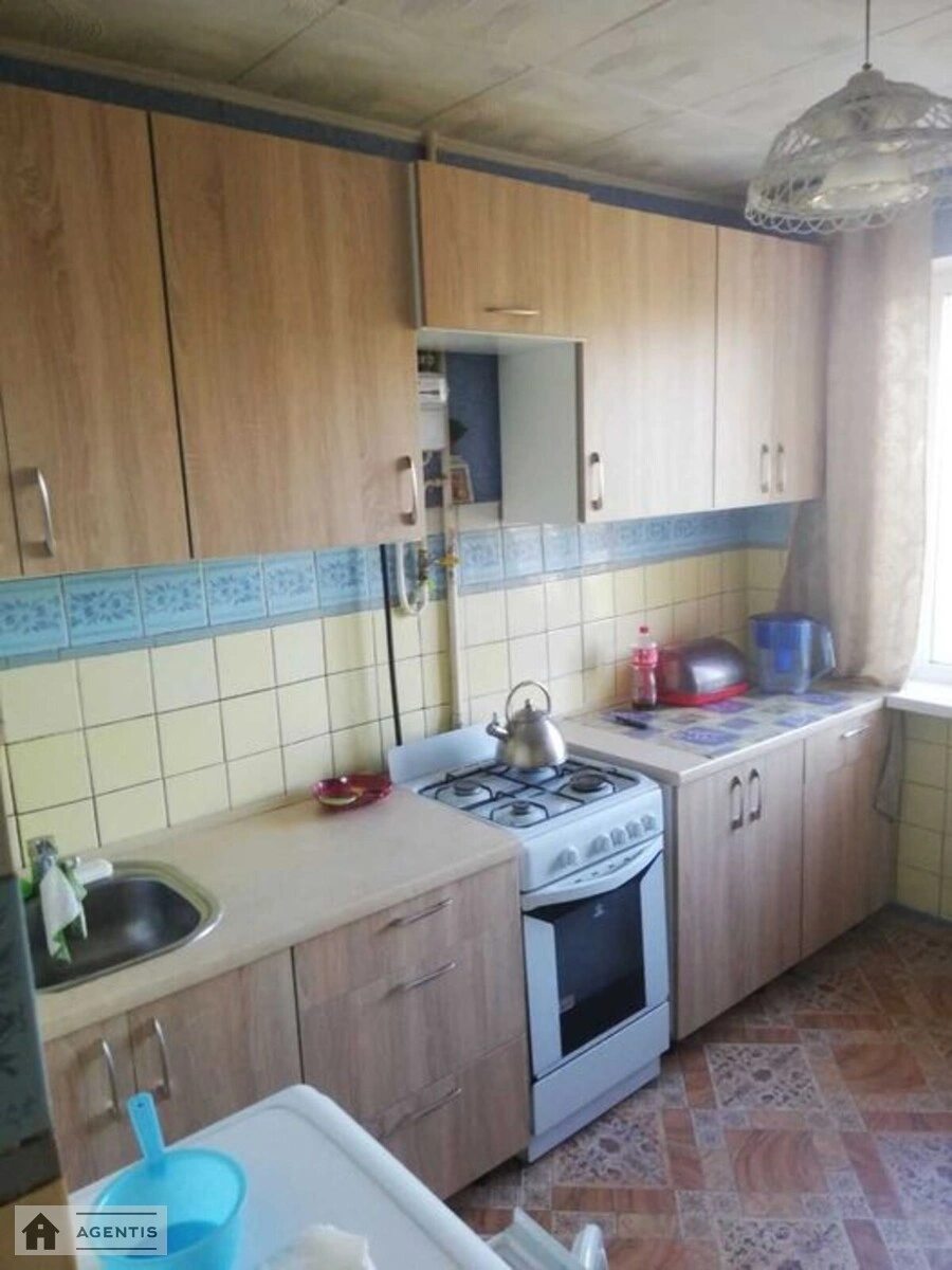 Сдам квартиру 2 комнаты, 45 m², 7 эт./9 этажей. 12, Ушинского 12, Киев. 