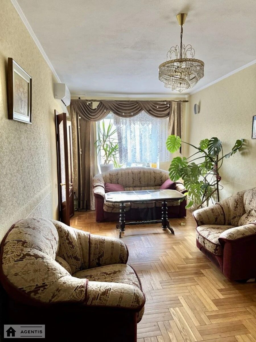 Apartment for rent 3 rooms, 70 m², 4th fl./9 floors. 39, Volodymyra Ivasyuka prosp. Heroyiv Stalinhrada, Kyiv. 