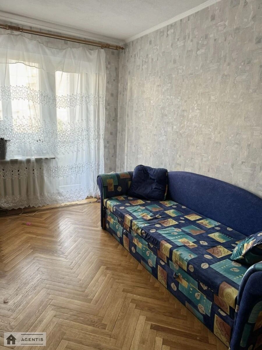 Здам квартиру 3 кімнати, 70 m², 4 пов./9 поверхів. 39, Володимира Івасюка просп. (Героїв Сталінграда), Київ. 