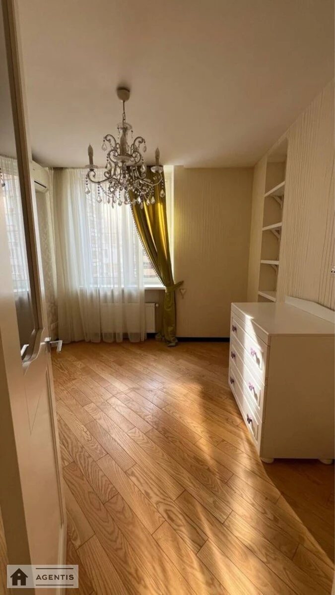 Apartment for rent 3 rooms, 96 m², 15th fl./25 floors. Darnytskyy rayon, Kyiv. 