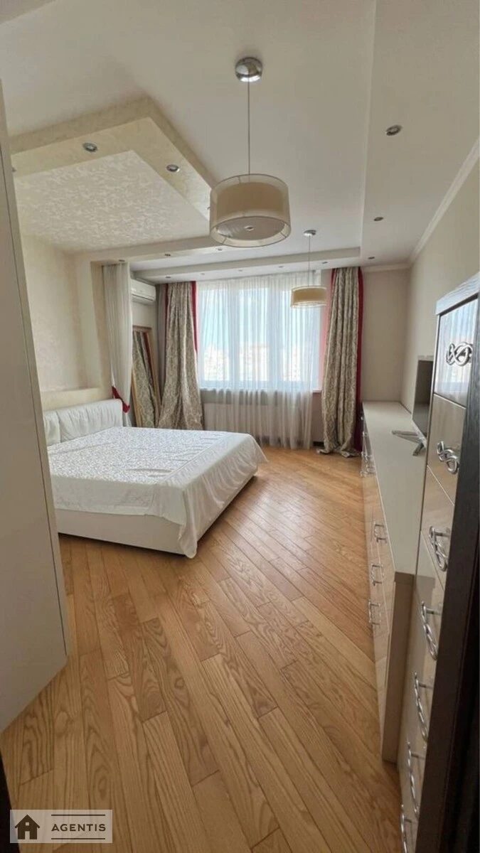 Apartment for rent 3 rooms, 96 m², 15th fl./25 floors. Darnytskyy rayon, Kyiv. 