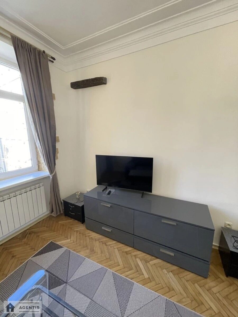 Сдам квартиру 2 комнаты, 61 m², 4 эт./5 этажей. Прорезная 4, Киев. 