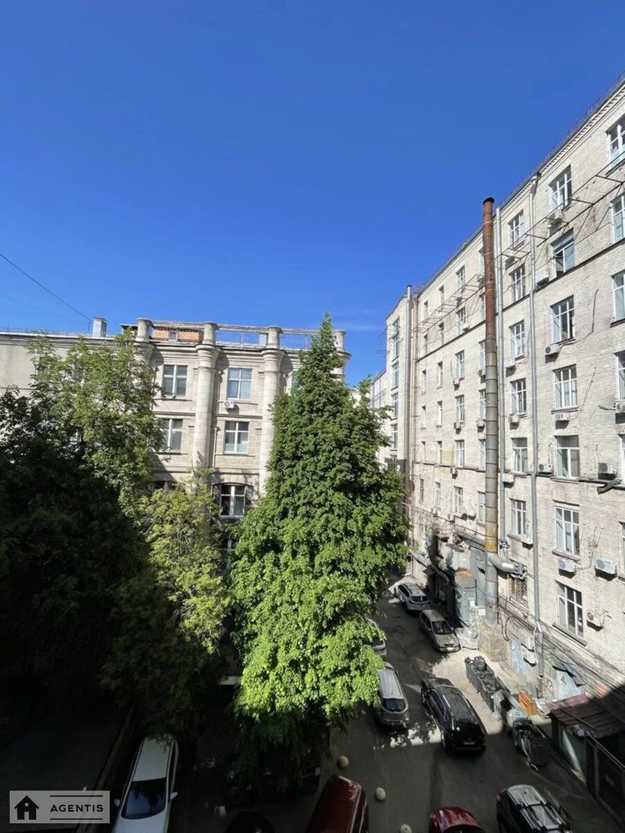 Сдам квартиру 2 комнаты, 61 m², 4 эт./5 этажей. Прорезная 4, Киев. 