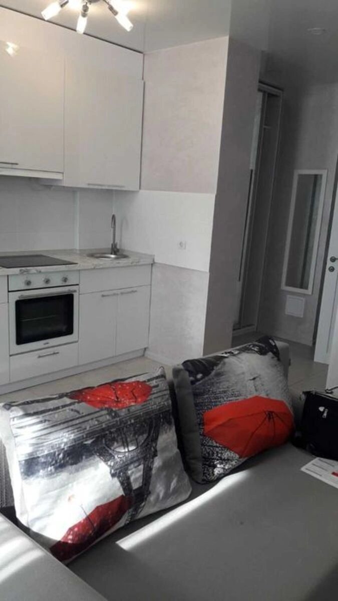 Apartment for rent 1 room, 31 m², 4th fl./9 floors. Regeneratorna, Kyiv. 