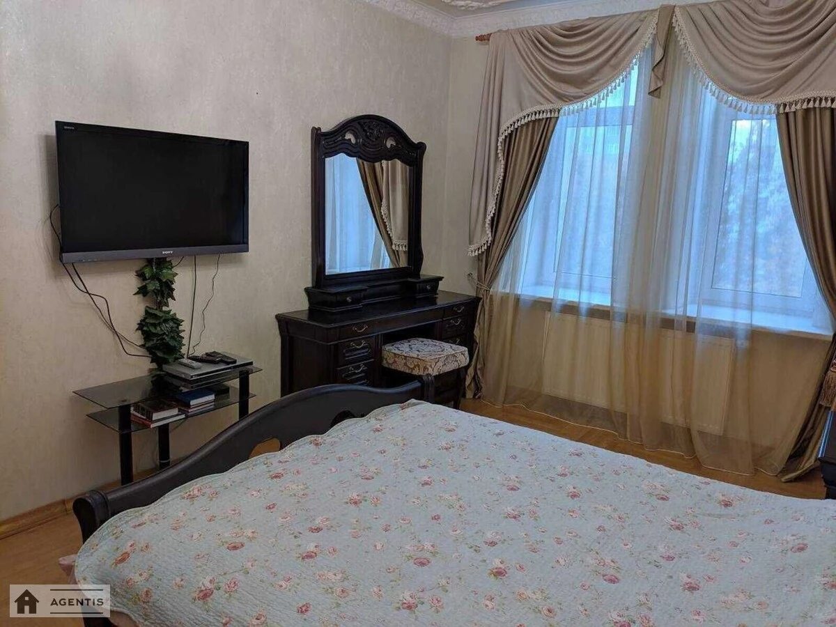 Apartment for rent 3 rooms, 150 m², 4th fl./10 floors. 48, Dmytrivska 48, Kyiv. 