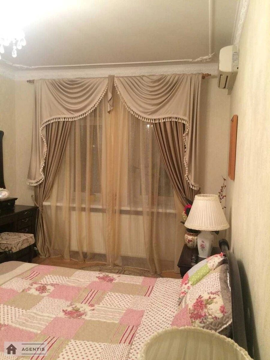 Apartment for rent 3 rooms, 150 m², 4th fl./10 floors. 48, Dmytrivska 48, Kyiv. 