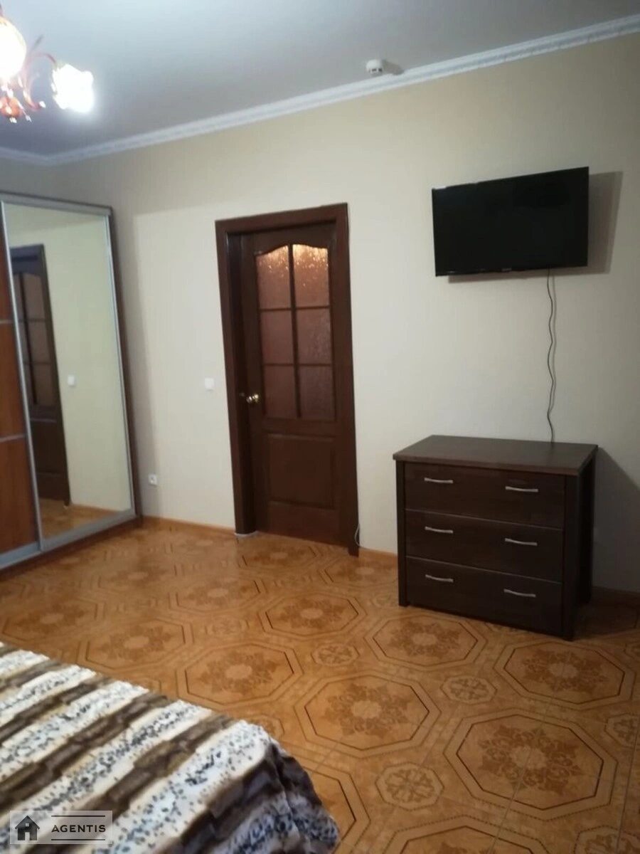 Сдам квартиру 1 комната, 45 m², 9 эт./17 этажей. Бориса Гмирі вул., Киев. 