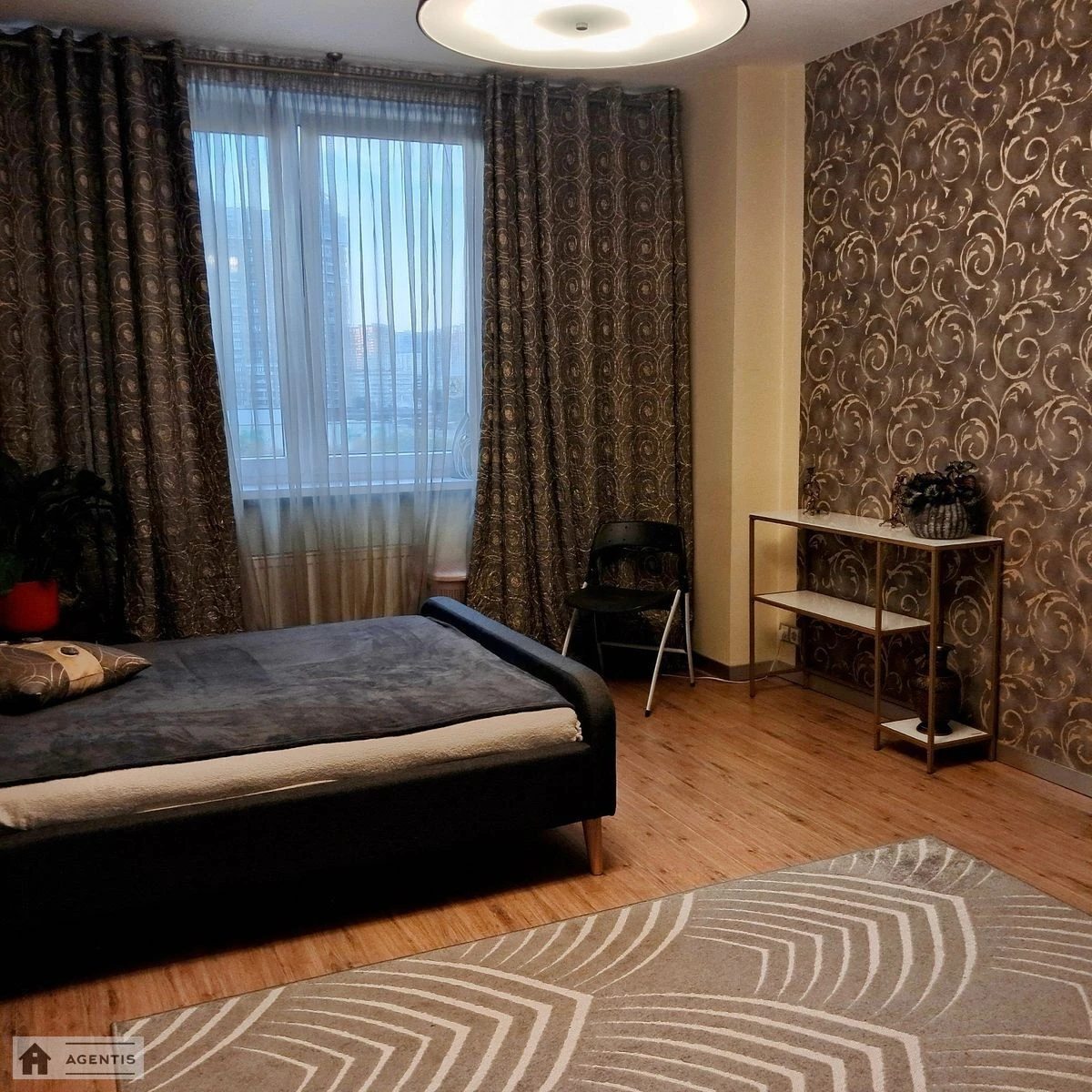 Apartment for rent 3 rooms, 120 m², 6th fl./9 floors. 4, Rayisy Okipnoyi vul., Kyiv. 