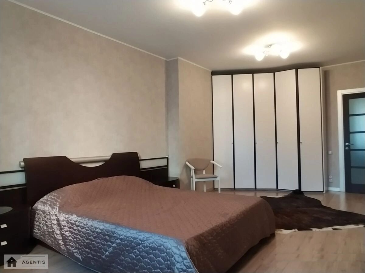 Apartment for rent 3 rooms, 120 m², 6th fl./9 floors. 4, Rayisy Okipnoyi vul., Kyiv. 