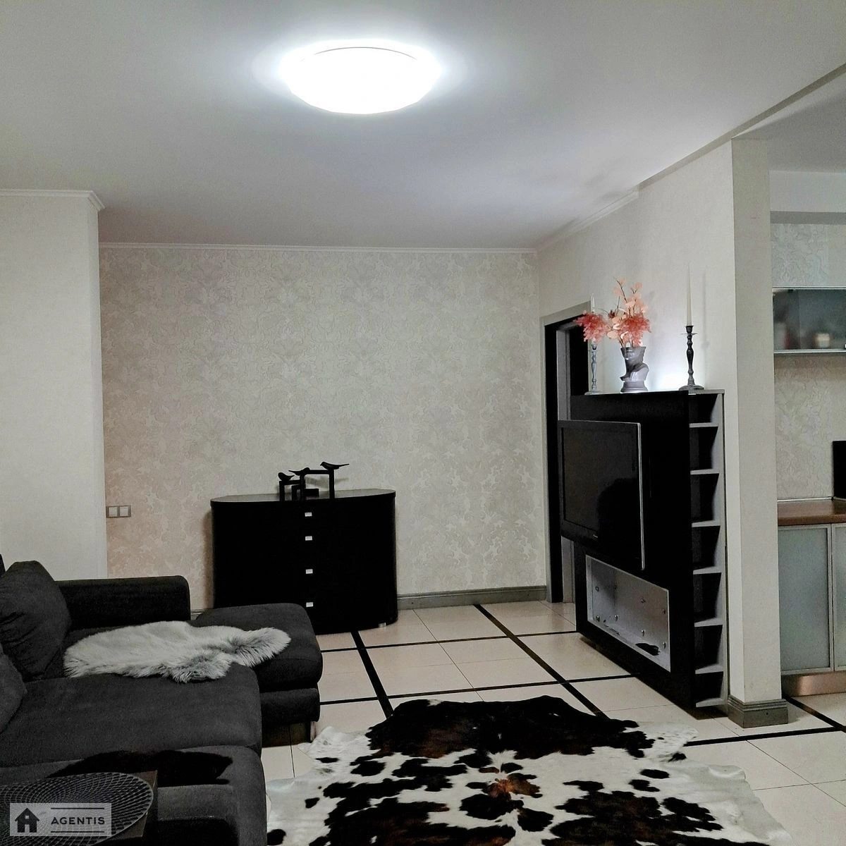 Apartment for rent 3 rooms, 120 m², 6th fl./9 floors. 4, Rayisy Okipnoyi vul., Kyiv. 