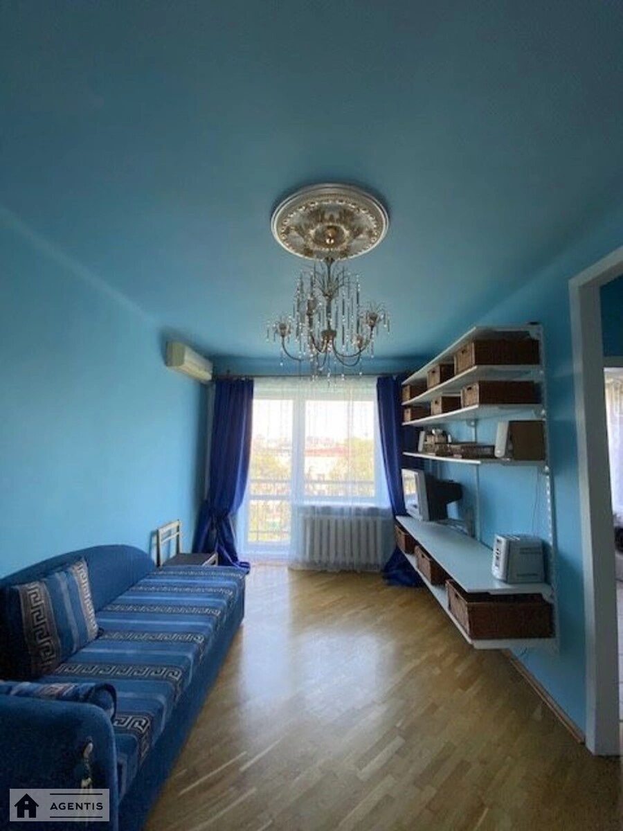 Apartment for rent 1 room, 31 m², 5th fl./5 floors. 10, Povitryanykh Syl prosp. Povitroflotskyy, Kyiv. 