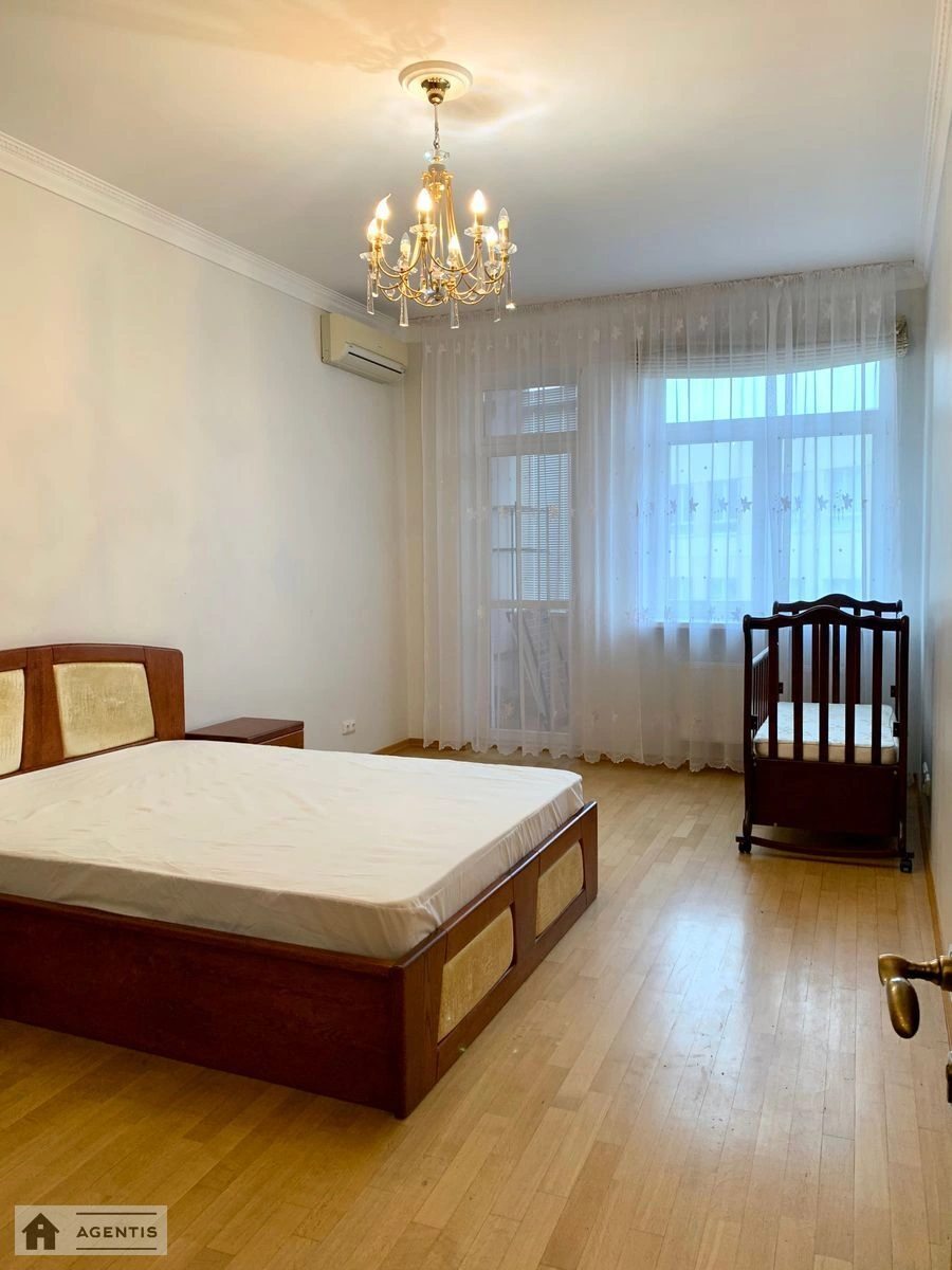 Сдам квартиру 2 комнаты, 90 m², 5 эт./25 этажей. 36, Євгена Коновальця вул. (Щорса), Киев. 