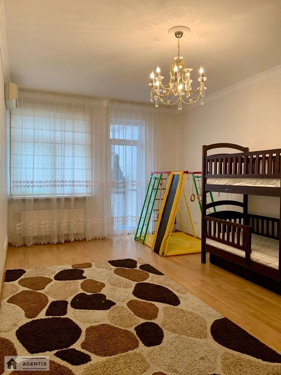 Сдам квартиру 2 комнаты, 90 m², 5 эт./25 этажей. 36, Євгена Коновальця вул. (Щорса), Киев. 