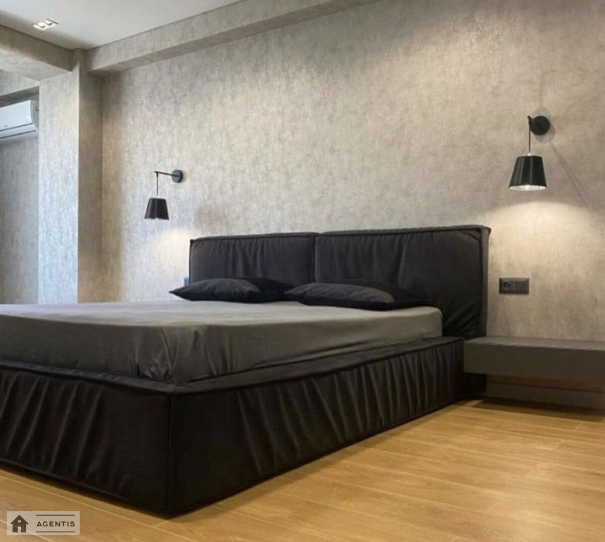 Сдам квартиру 2 комнаты, 64 m², 4 эт./28 этажей. 16, Митрополита Василя Липківського вул. (Урицького), Киев. 