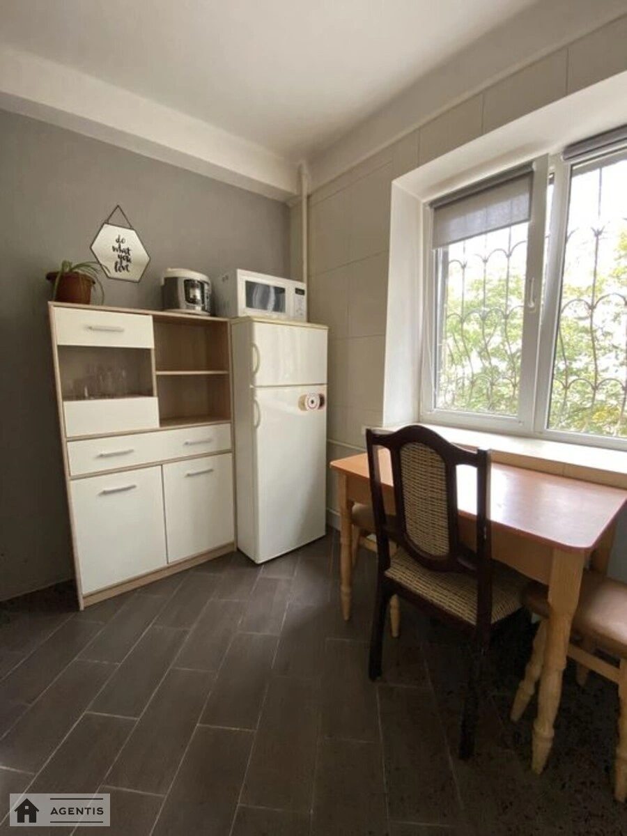 Apartment for rent 2 rooms, 47 m², 2nd fl./8 floors. 91, Golosiyivskiy 91, Kyiv. 