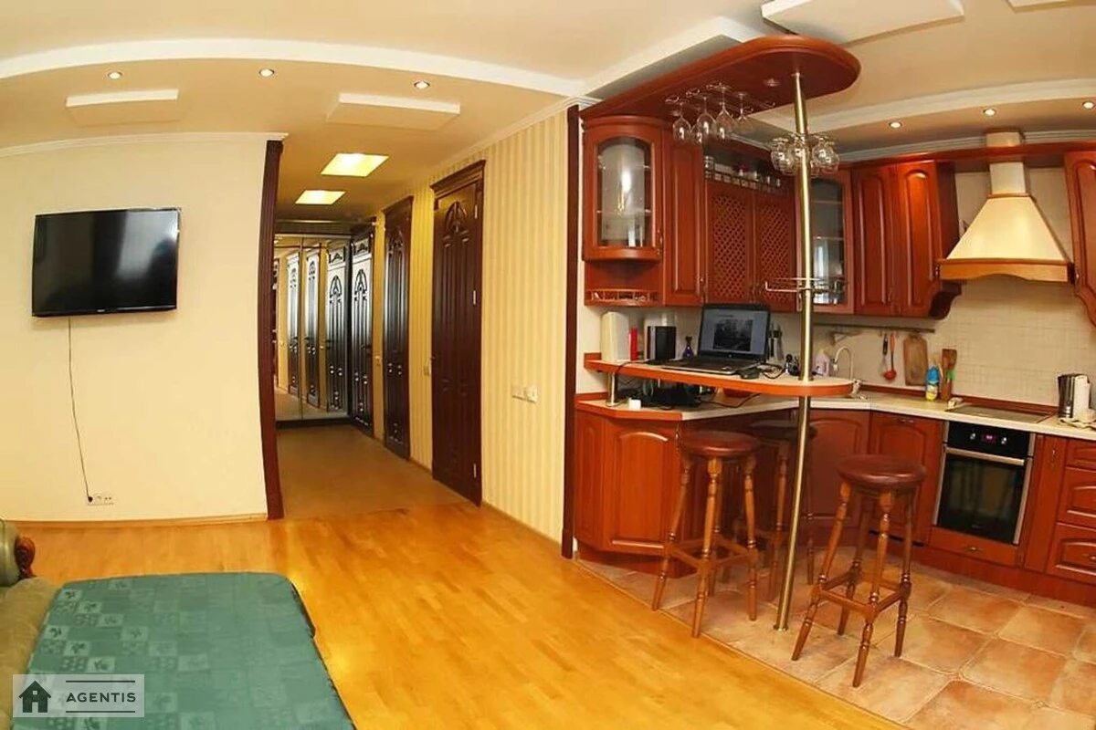 Apartment for rent 2 rooms, 74 m², 12th fl./25 floors. 22, Lvivska 22, Kyiv. 