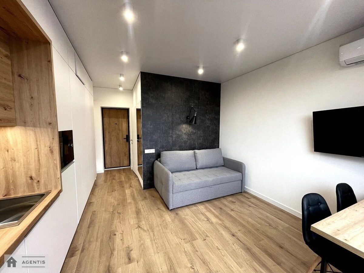 Сдам квартиру 1 комната, 23 m², 3 эт./5 этажей. 10, Эстонская 10, Киев. 