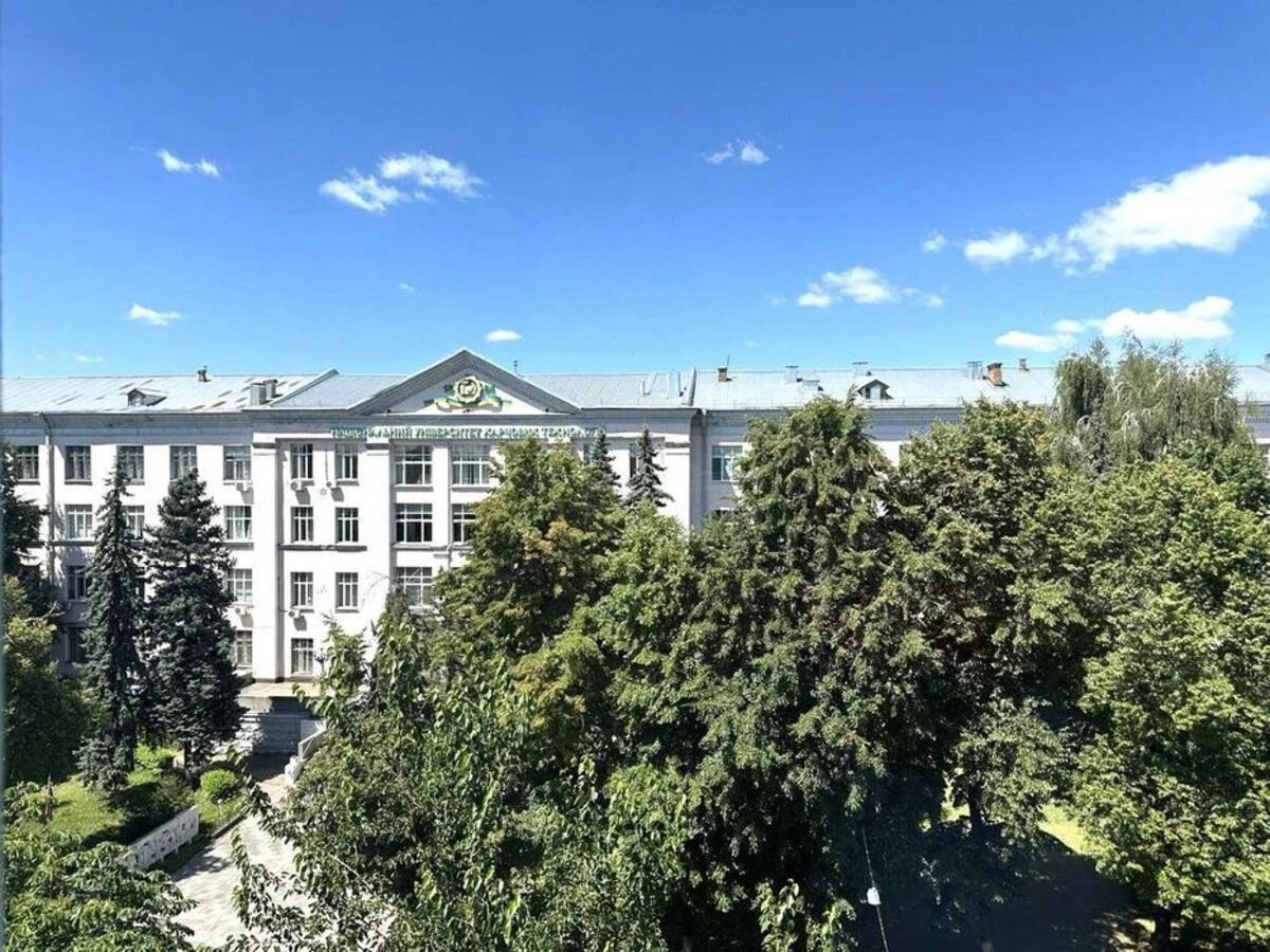 Здам квартиру 3 кімнати, 82 m², 5 пов./6 поверхів. 67, Володимирська 67, Київ. 