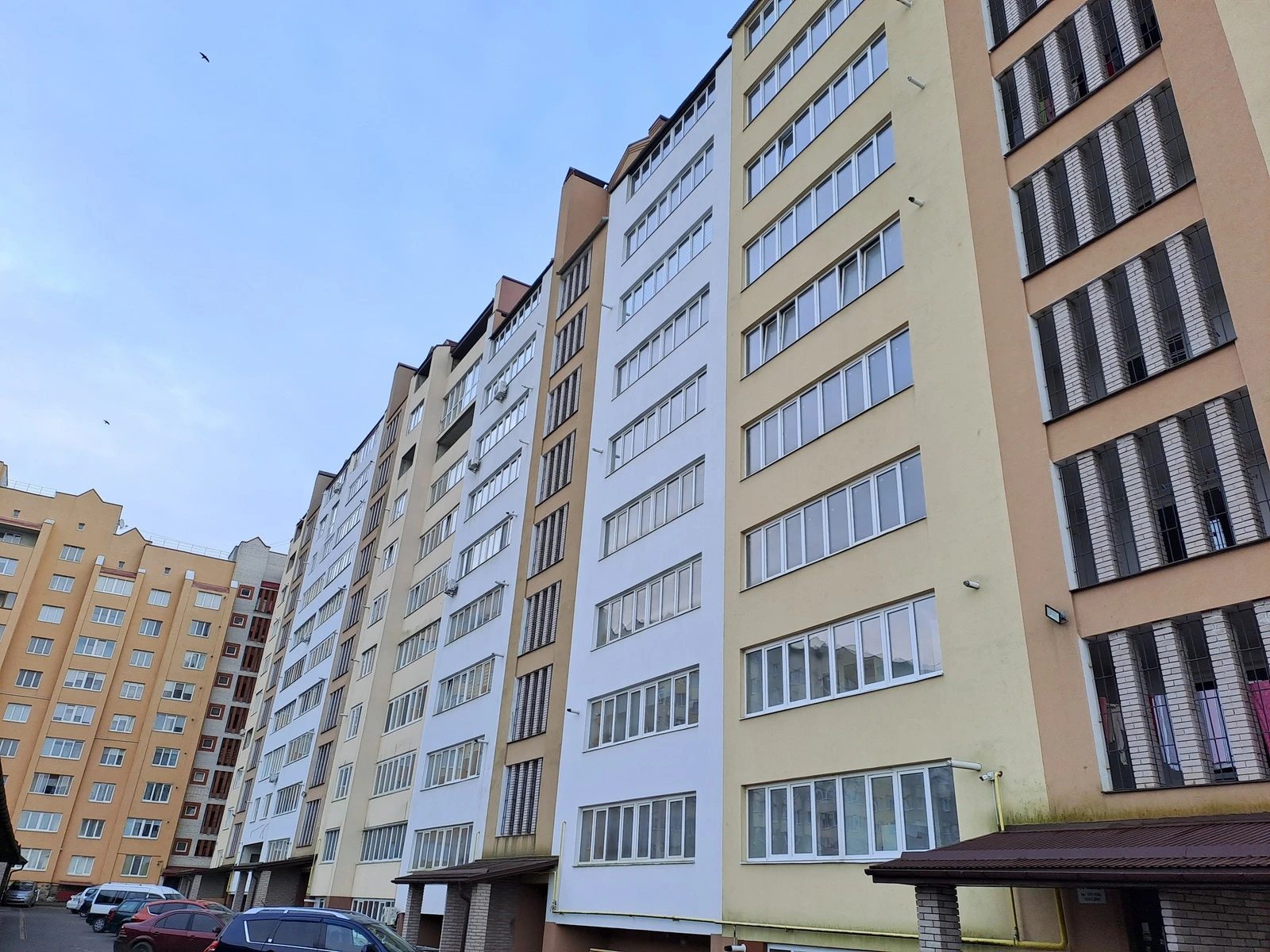 Продаж квартири 3 кімнати, 84 m², 2 пов./10 поверхів. Іллєнка вул., Тернопіль. 