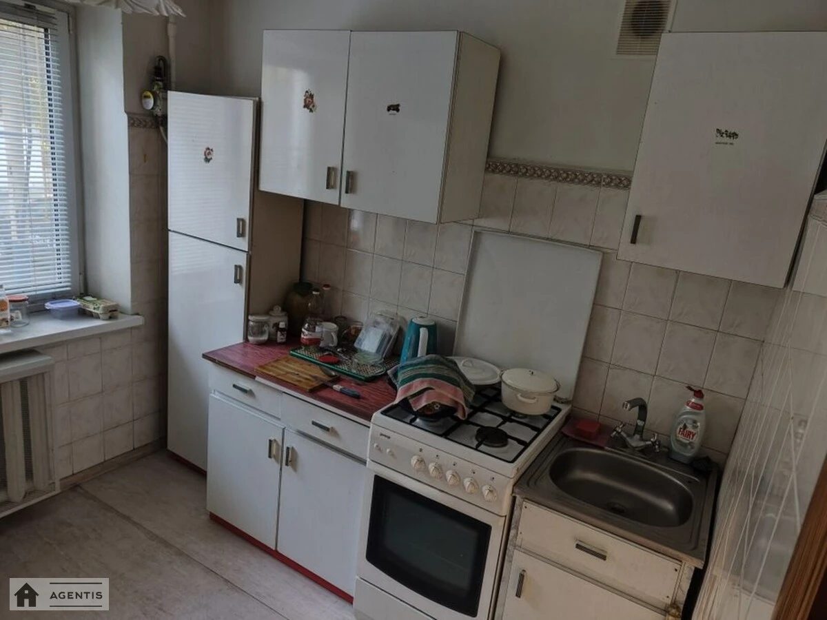 Здам квартиру 2 кімнати, 51 m², 1 пов./9 поверхів. 7, Преображенська вул. (Івана Клименка), Київ. 