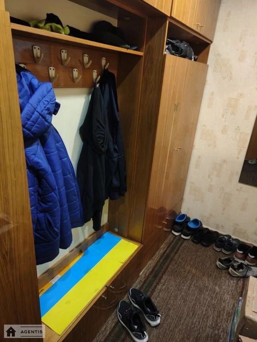 Здам квартиру 2 кімнати, 51 m², 1 пов./9 поверхів. 7, Преображенська вул. (Івана Клименка), Київ. 