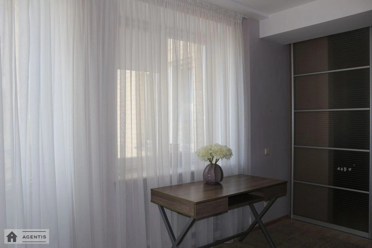 Apartment for rent 4 rooms, 1652 m², 7th fl./10 floors. 24, Volodymyra Ivasyuka prosp. Heroyiv Stalinhrada, Kyiv. 