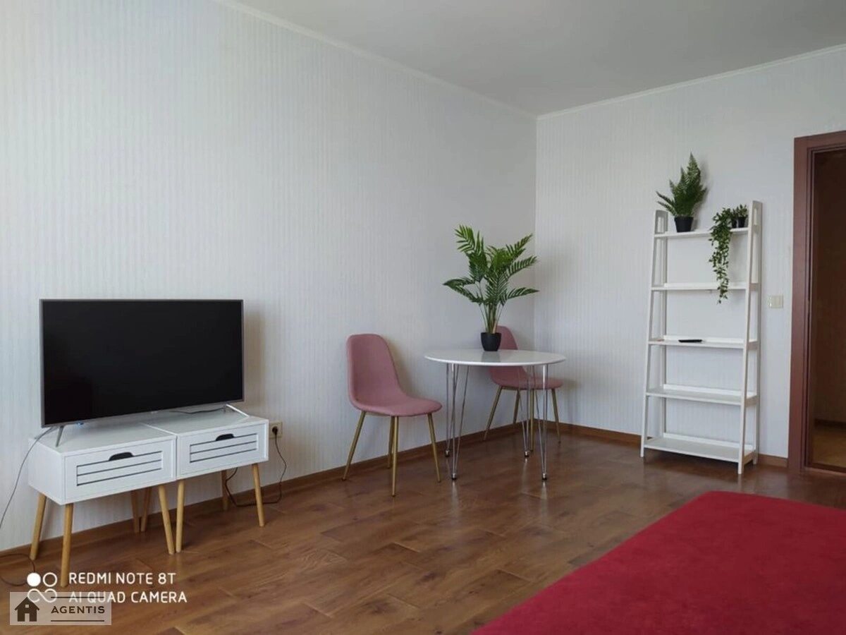 Apartment for rent 3 rooms, 80 m², 22nd fl./25 floors. Baltiyskiy, Kyiv. 