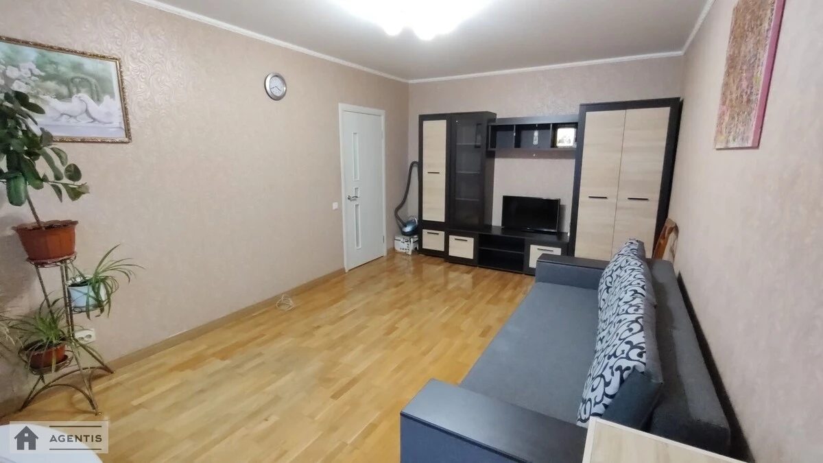 Apartment for rent 1 room, 37 m², 8th fl./9 floors. 10, Chornobylska 10, Kyiv. 