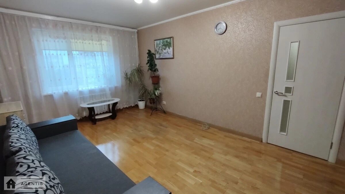 Apartment for rent 1 room, 37 m², 8th fl./9 floors. 10, Chornobylska 10, Kyiv. 