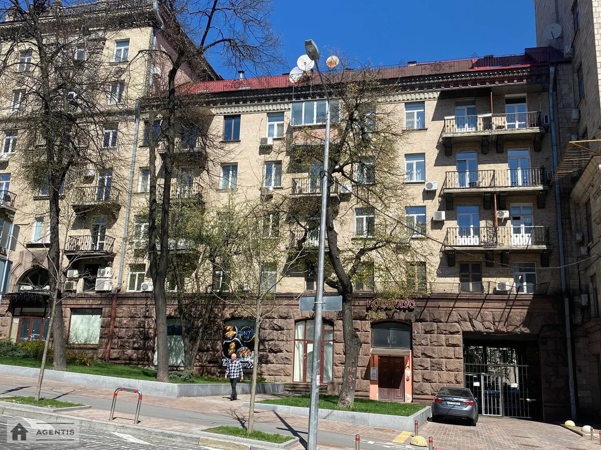 Здам квартиру 2 кімнати, 61 m², 4 пов./5 поверхів. Прорізна 4, Київ. 