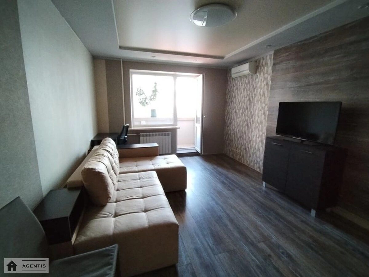 Apartment for rent 2 rooms, 52 m², 5th fl./10 floors. 12, Vyshnyakivska 12, Kyiv. 