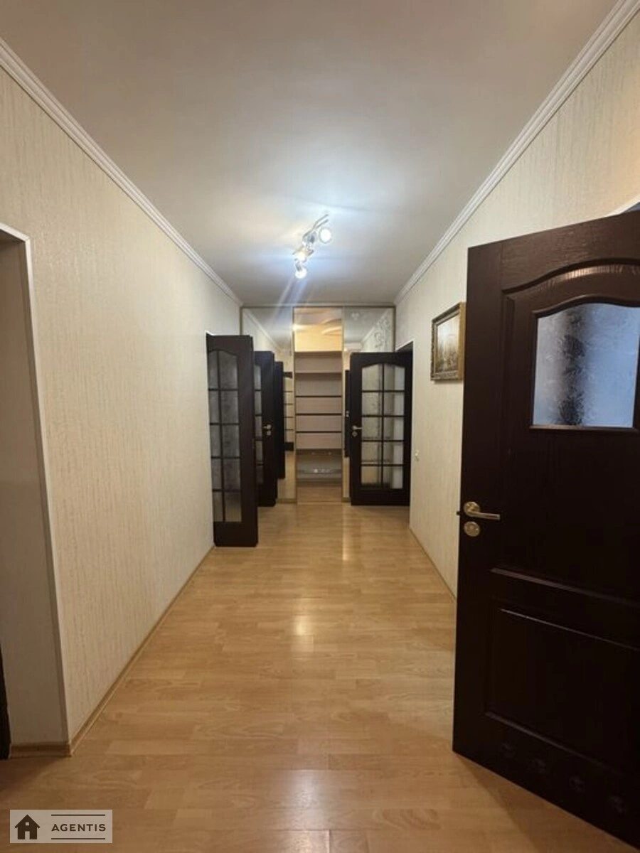 Сдам квартиру 2 комнаты, 85 m², 6 эт./16 этажей. 26, Петра Григоренка просп., Киев. 