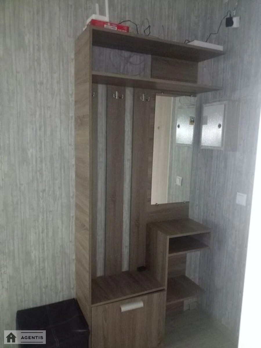 Сдам квартиру 1 комната, 37 m², 24 эт./27 этажей. 14, Петра Калнишевського вул. (Михайла Майорова), Киев. 