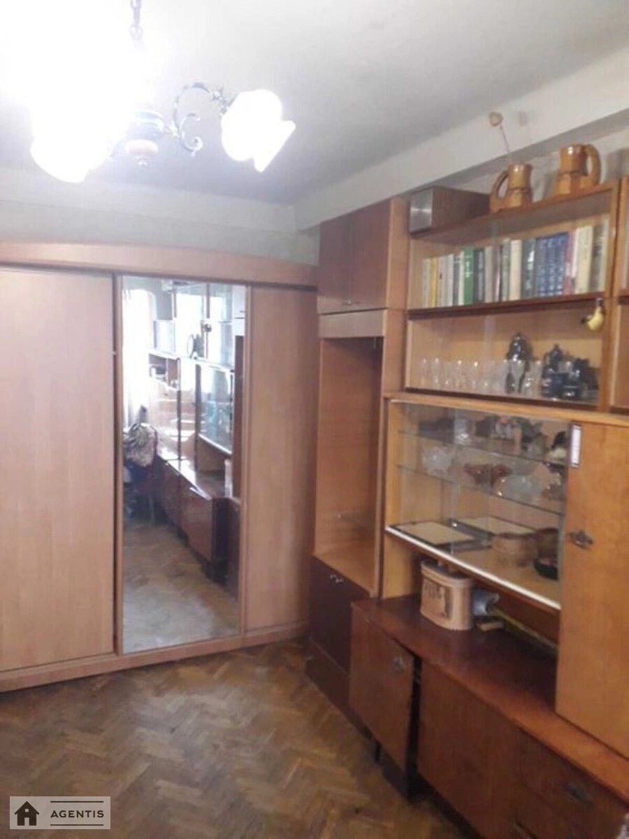 Apartment for rent 2 rooms, 47 m², 5th fl./12 floors. Dniprovskyy rayon, Kyiv. 