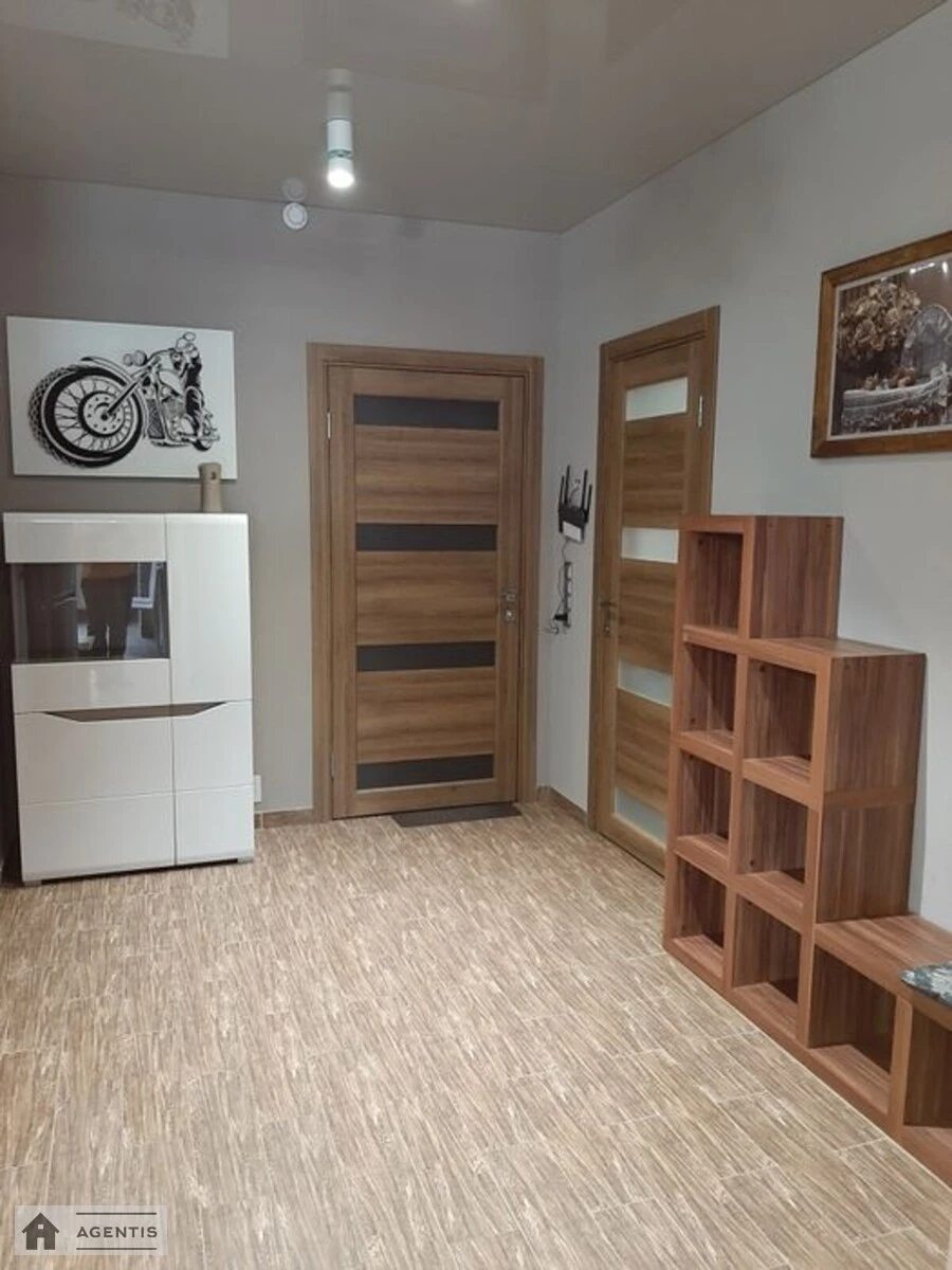 Здам квартиру 1 кімната, 67 m², 3 пов./25 поверхів. 35, Герцена 35, Київ. 