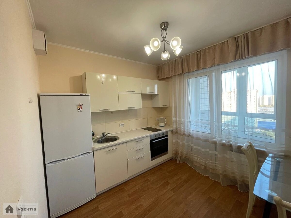 Apartment for rent 1 room, 40 m², 20th fl./25 floors. 7, Sofiyi Rusovoyi vul., Kyiv. 