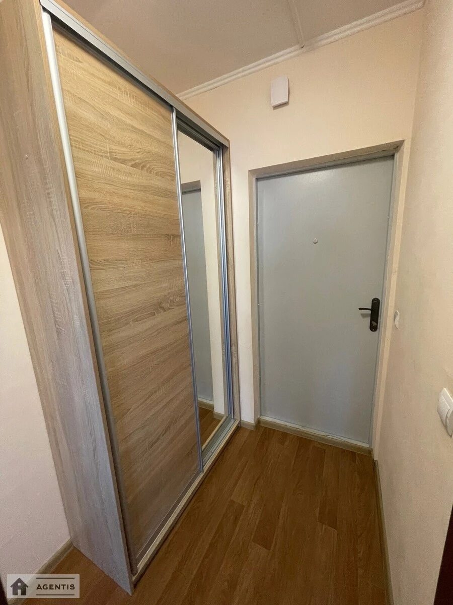 Сдам квартиру 1 комната, 40 m², 20 эт./25 этажей. 7, Софії Русової вул., Киев. 