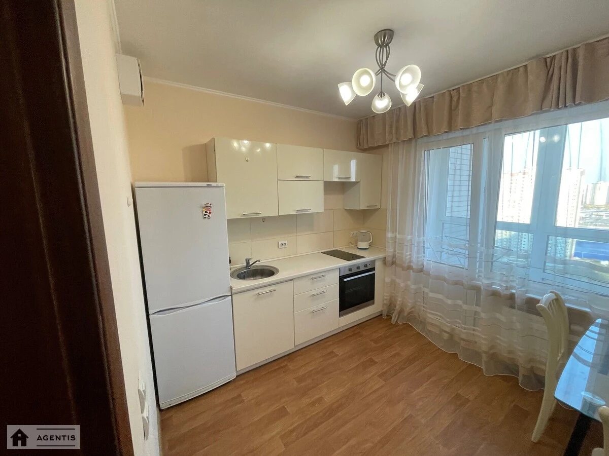 Apartment for rent 1 room, 40 m², 20th fl./25 floors. 7, Sofiyi Rusovoyi vul., Kyiv. 