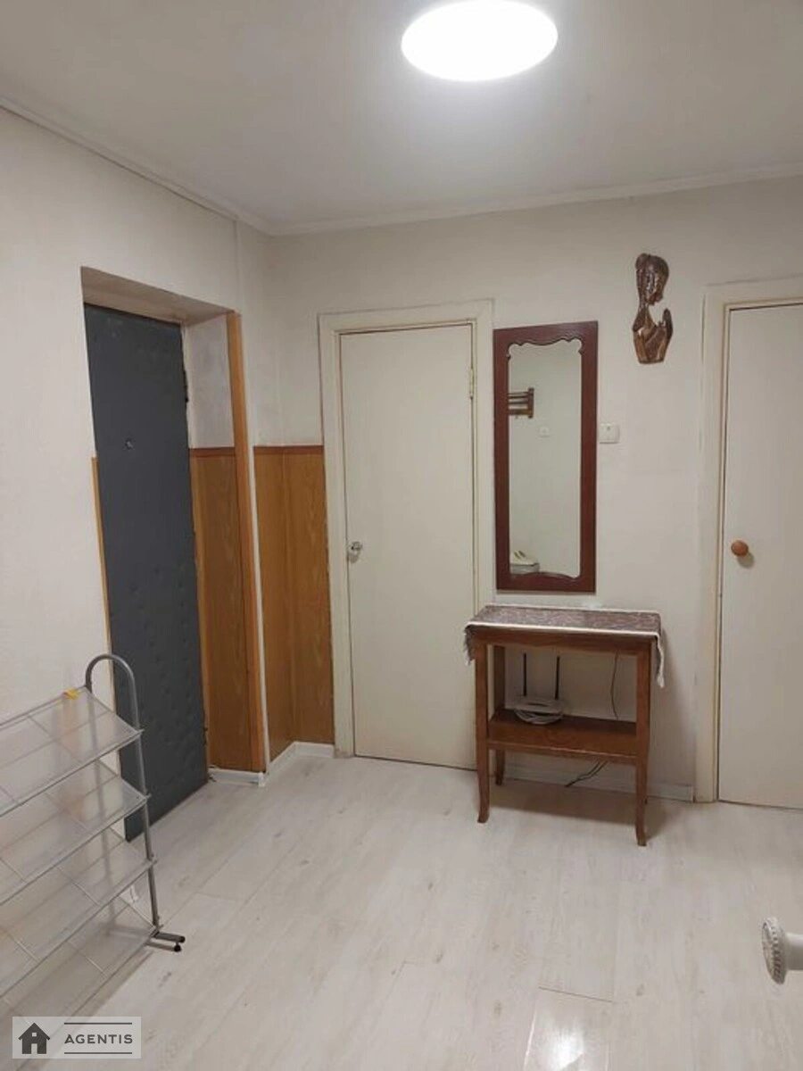 Здам квартиру 1 кімната, 42 m², 5 пов./10 поверхів. 9, Степана Рудницького вул., Київ. 