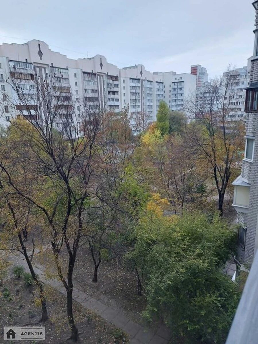 Apartment for rent 1 room, 42 m², 5th fl./10 floors. 9, Stepana Rudnytskoho vul., Kyiv. 