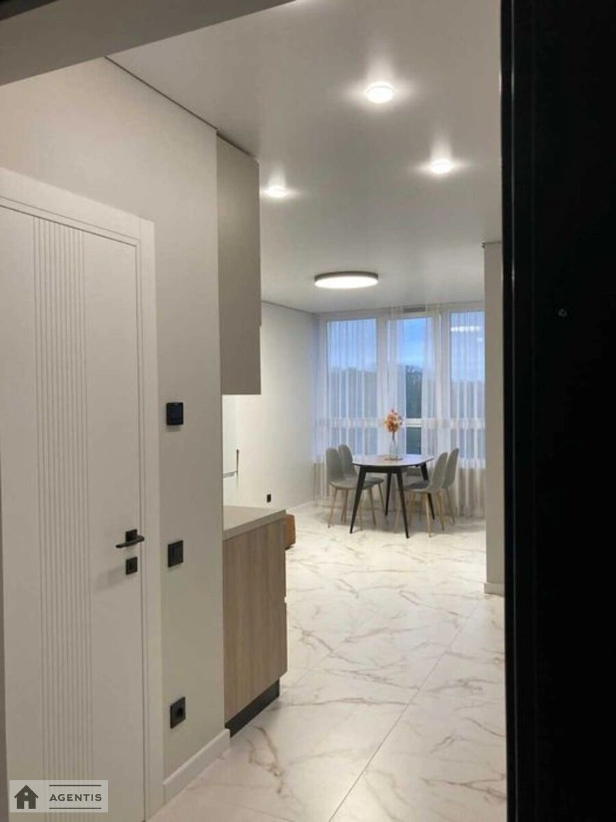 Сдам квартиру 1 комната, 39 m², 11 эт./25 этажей. 12, Кадетский Гай 12, Киев. 