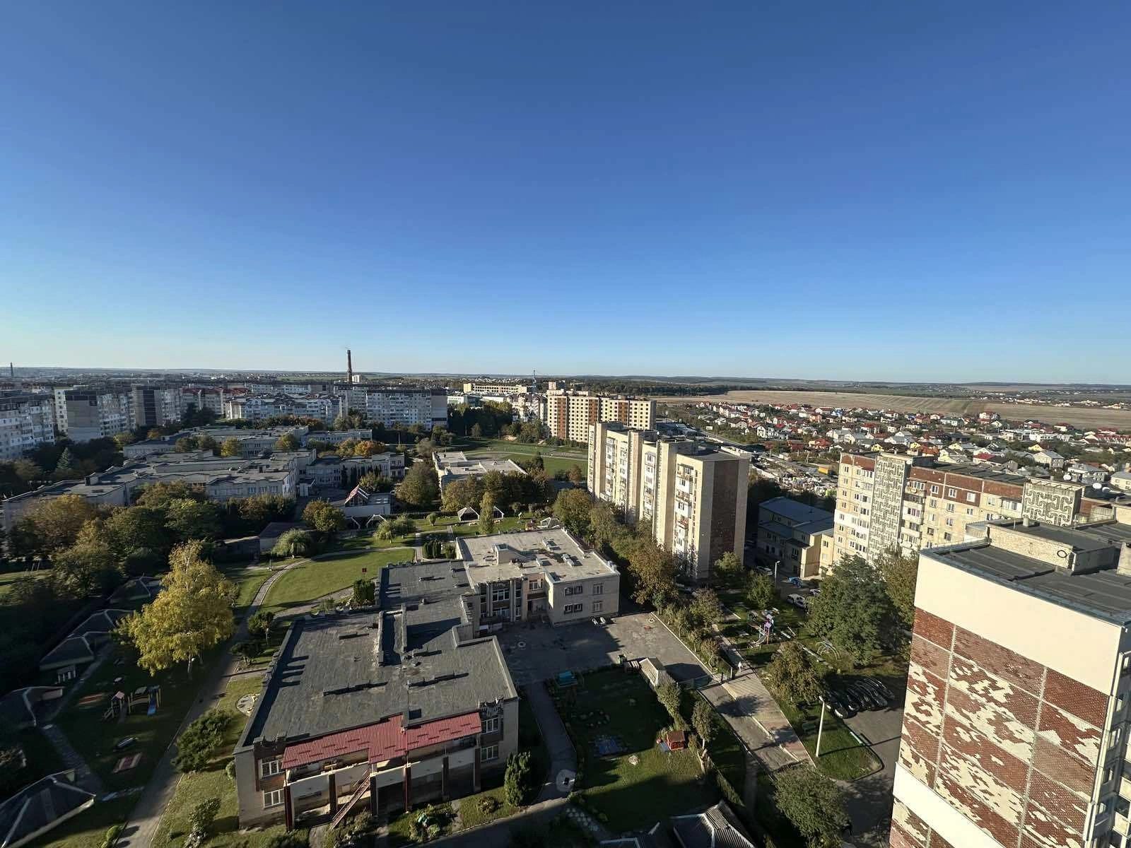 Продаж квартири 3 кімнати, 87 m², 16 пов./16 поверхів. Вишнівецького Д. б-р, Тернопіль. 