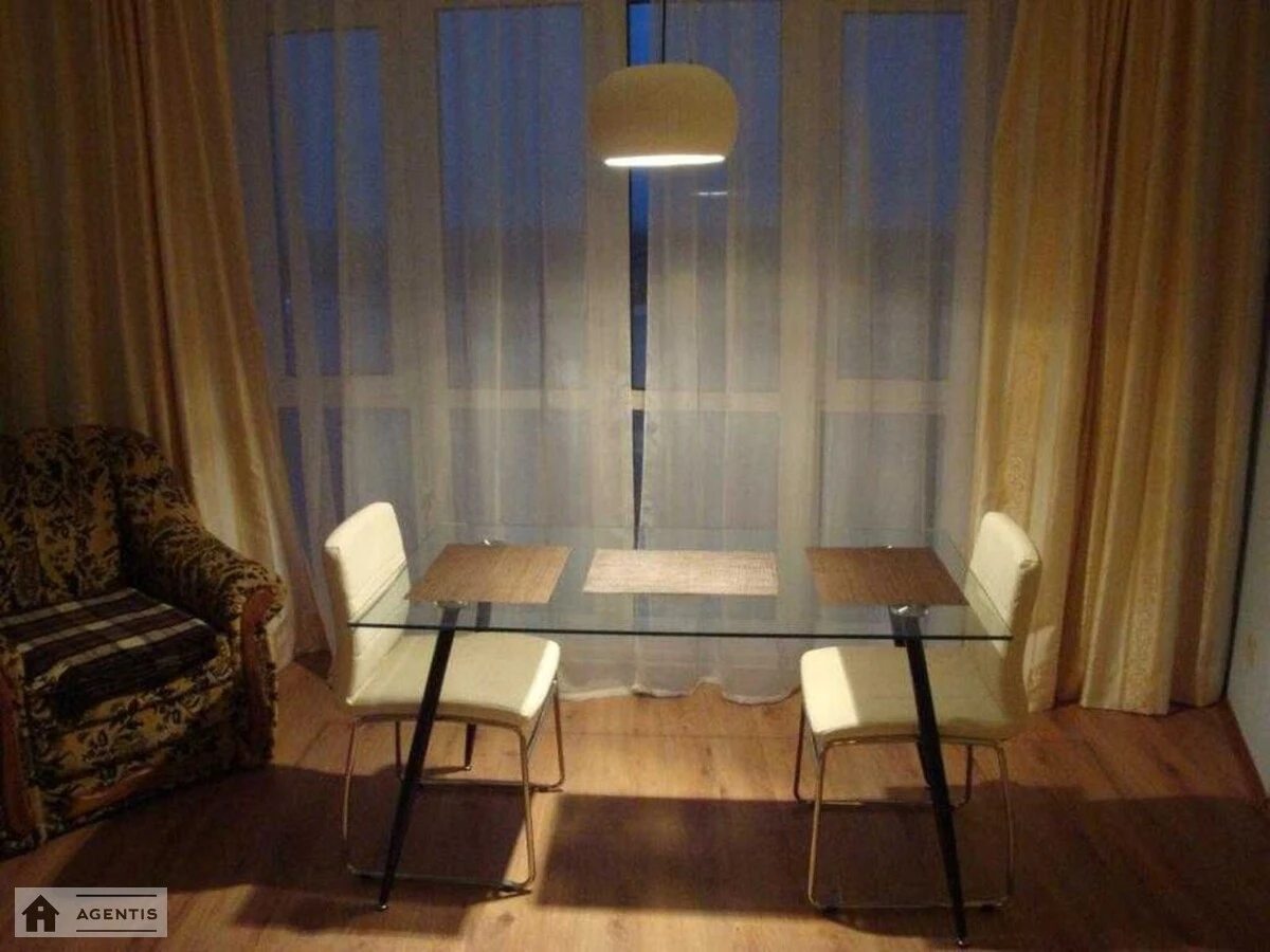 Apartment for rent 1 room, 45 m², 18th fl./19 floors. Obolonska Naberezhna, Kyiv. 