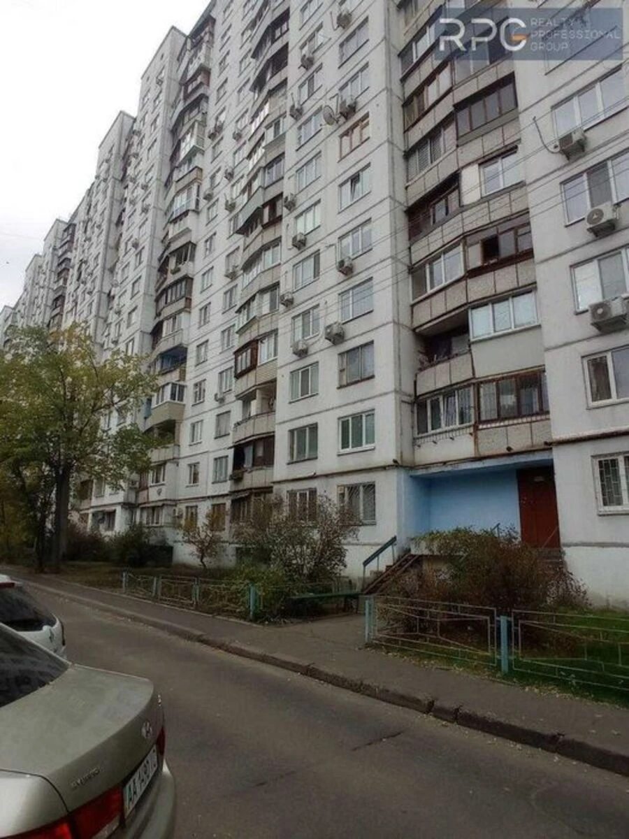 Здам квартиру 3 кімнати, 70 m², 3 пов./16 поверхів. 27, Володимира Івасюка просп. (Героїв Сталінграда), Київ. 