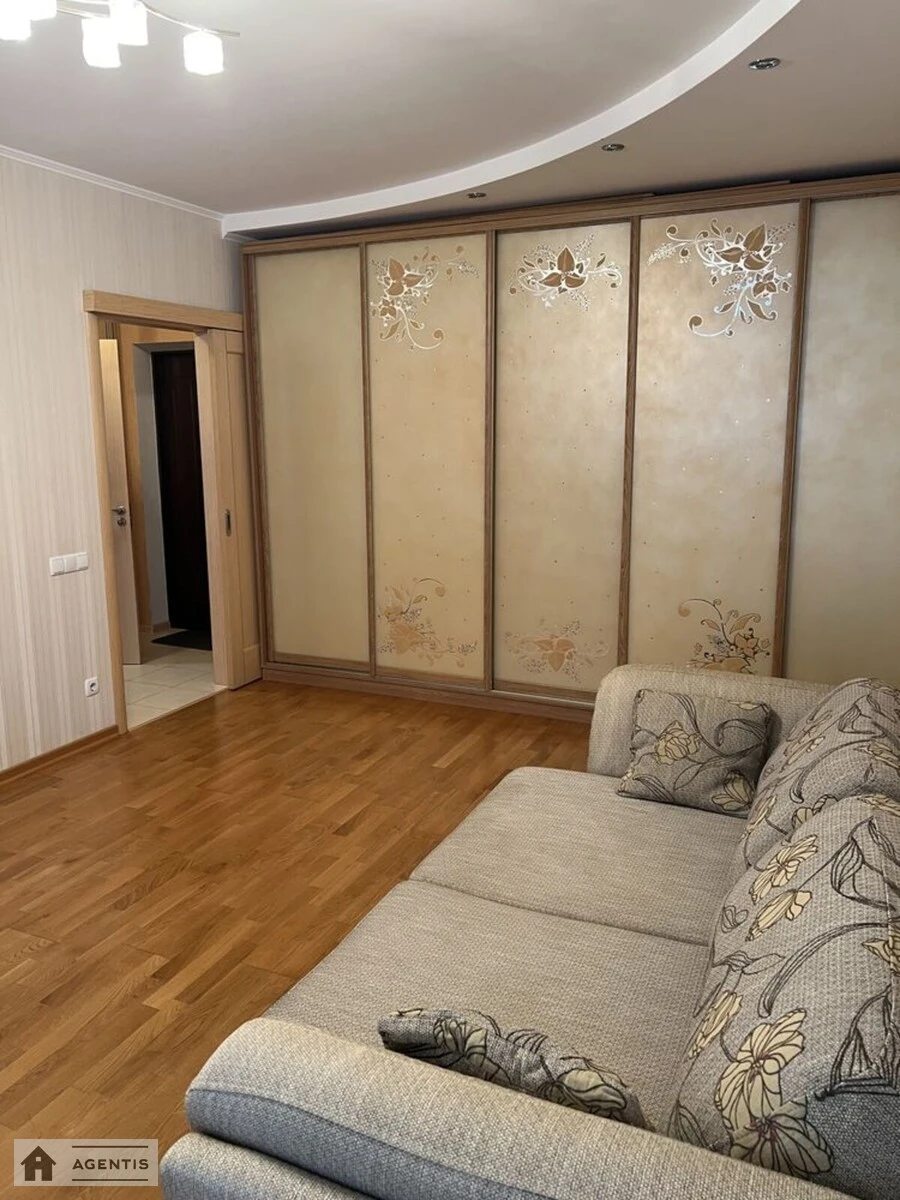 Apartment for rent 1 room, 45 m², 5th fl./18 floors. Feodosiyskiy, Kyiv. 