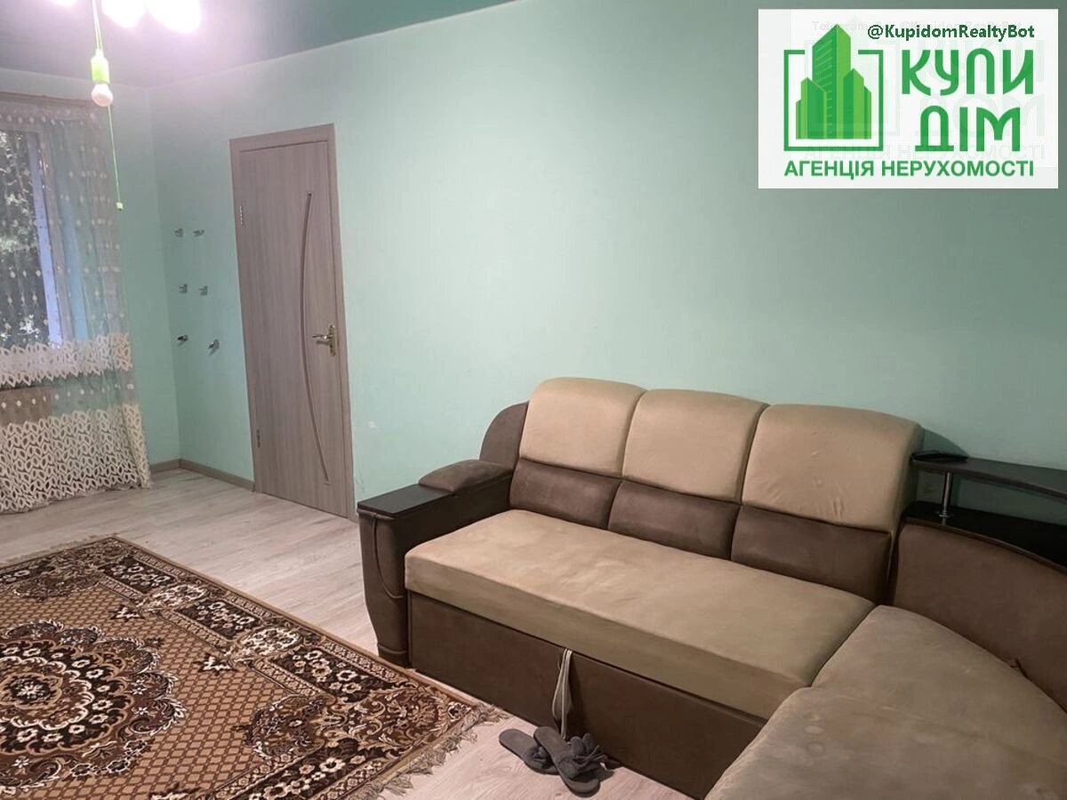 Продаж квартири 2 кімнати, 46 m², 1 пов./5 поверхів. Перемоги проспект, Кропивницький. 