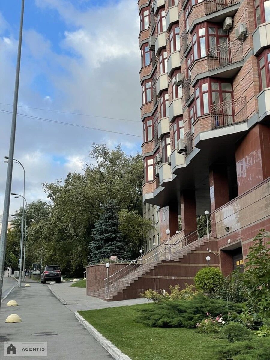 Сдам квартиру 4 комнаты, 165 m², 22 эт./23 этажа. 5, Кловский 5, Киев. 