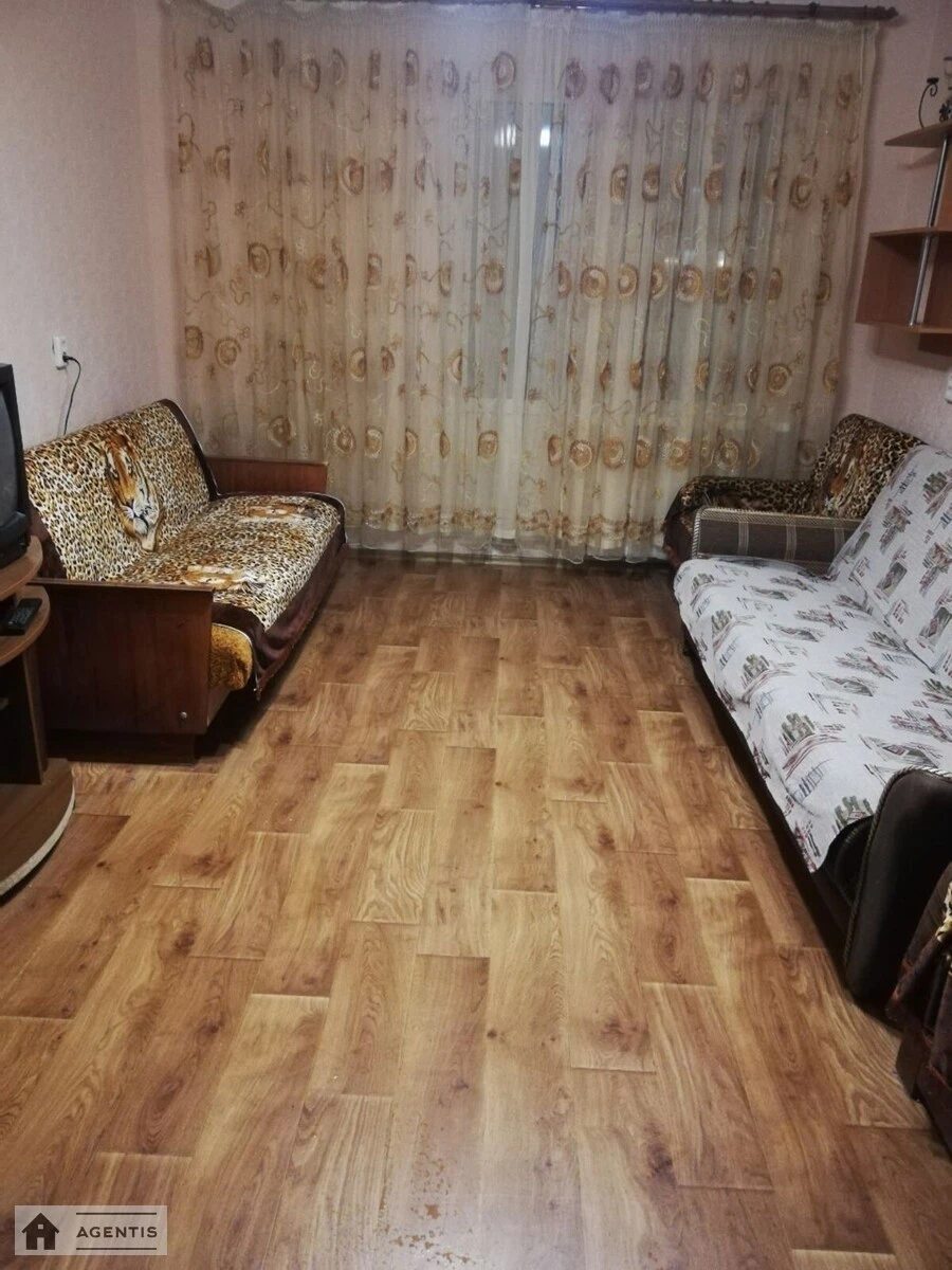 Здам квартиру 2 кімнати, 75 m², 5 пов./25 поверхів. Сергія Данченка вул., Київ. 