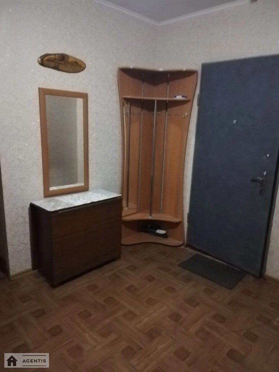 Здам квартиру 2 кімнати, 75 m², 5 пов./25 поверхів. Сергія Данченка вул., Київ. 