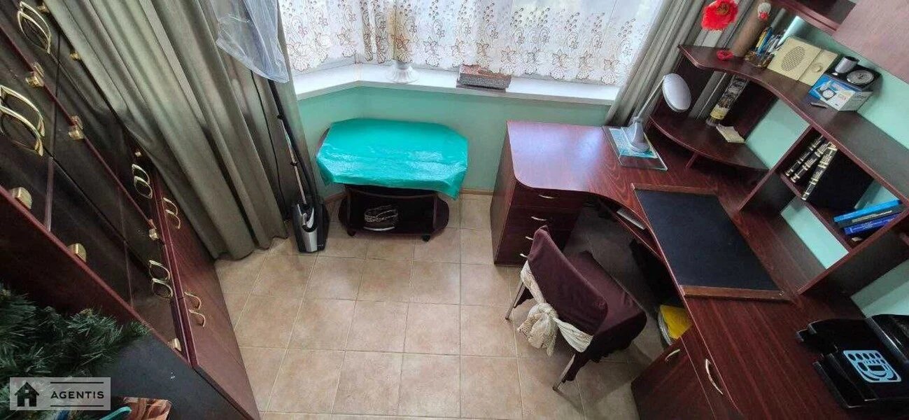 Сдам квартиру 2 комнаты, 80 m², 8 эт./20 этажей. 2, Никольско-Слободская 2, Киев. 